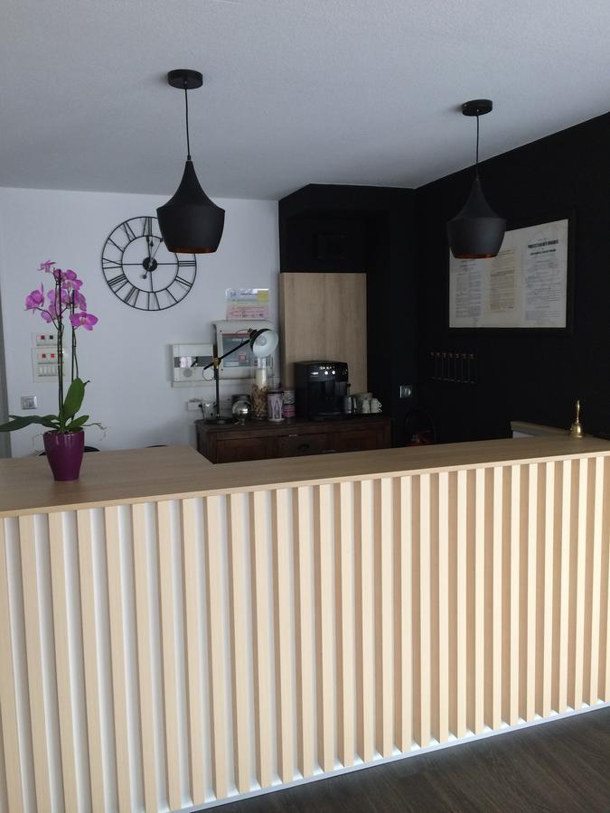 Hotel Castel Neuves-Maisons المظهر الخارجي الصورة